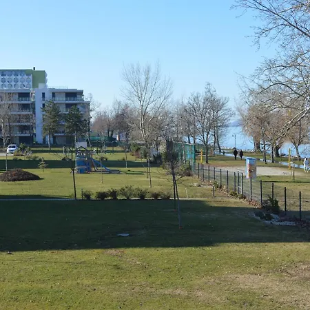 Ezuestpart Granada 4 Koezvetlen Vizparti Luxus * Siofok