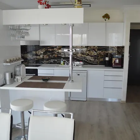 Apartment Ezuestpart Granada 4 Koezvetlen Vizparti Luxus Siofok