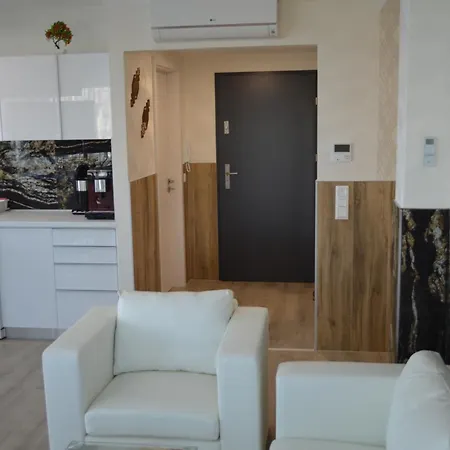 Apartment Ezuestpart Granada 4 Koezvetlen Vizparti Luxus