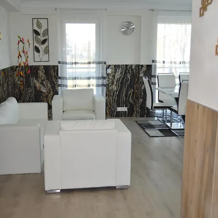 Ezuestpart Granada 4 Koezvetlen Vizparti Luxus Apartmán *