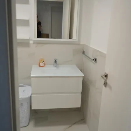 Ezuestpart Granada 4 Koezvetlen Vizparti Luxus * Siofok