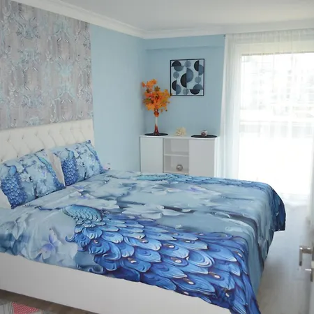 Ezuestpart Granada 4 Koezvetlen Vizparti Luxus Apartament