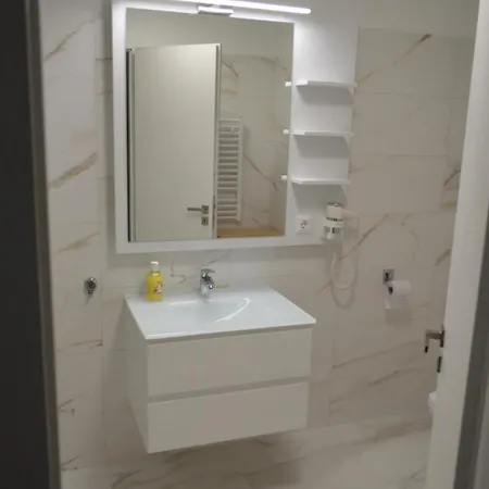 Apartament Ezuestpart Granada 4 Koezvetlen Vizparti Luxus *