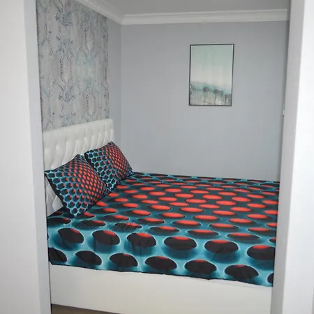 Ezuestpart Granada 4 Koezvetlen Vizparti Luxus Apartament