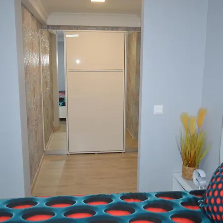 Ezuestpart Granada 4 Koezvetlen Vizparti Luxus Apartament