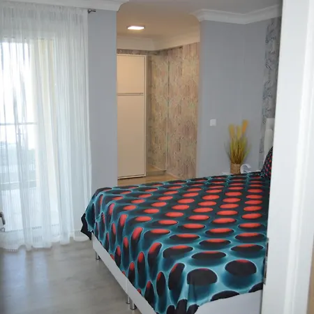Apartament Ezuestpart Granada 4 Koezvetlen Vizparti Luxus