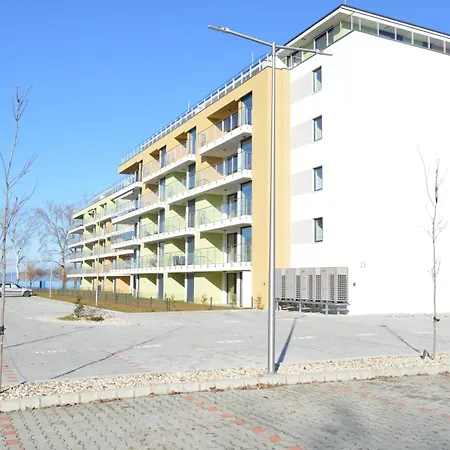 Apartment Ezuestpart Granada 4 Koezvetlen Vizparti Luxus Siofok